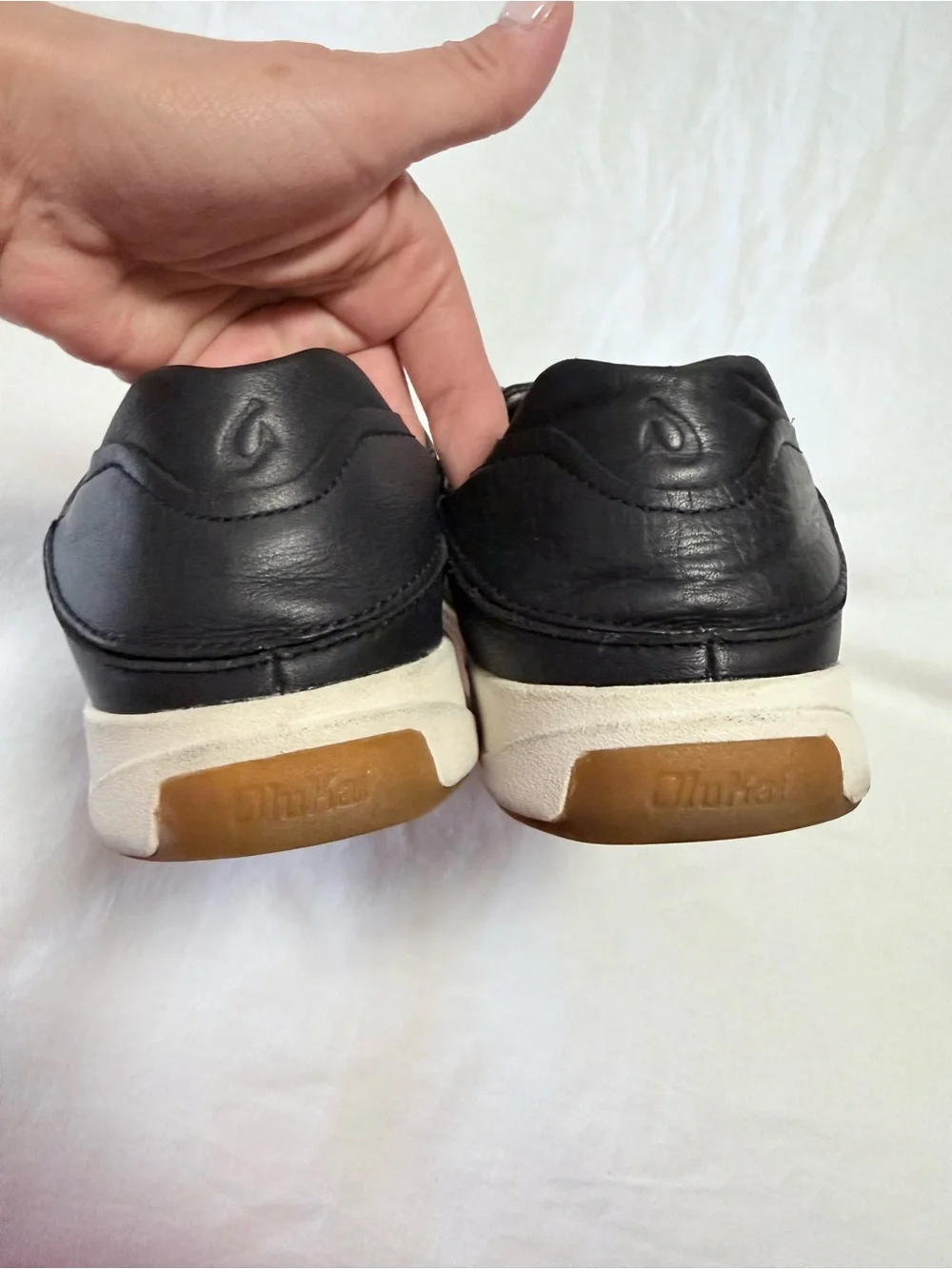 Olukai | Men’s 9 EU 42 | Black Leather Lae'Ahi Li 'ILI  Sneakers Drop In Heel